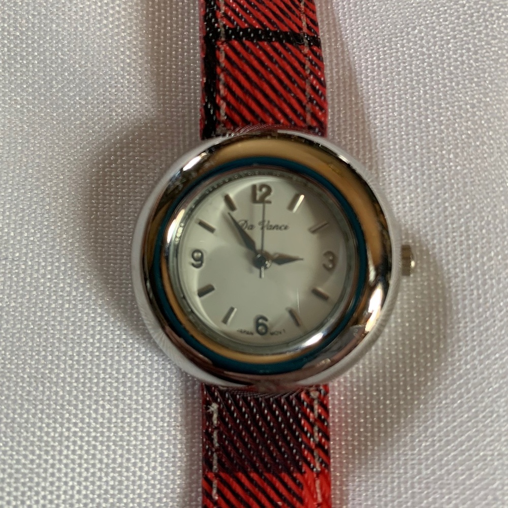 Working Da Vanci Watch with Red Plaid Bands and Brand New Battery!